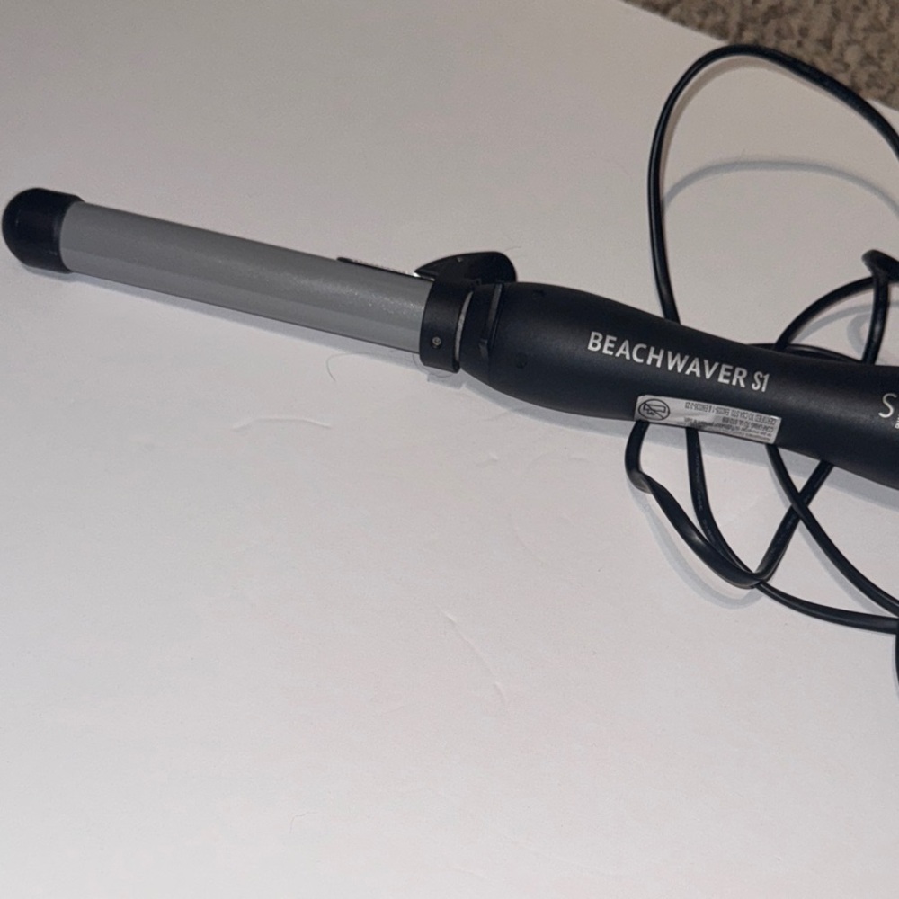 Beachwaver S1 Black and Gray Curling Iron